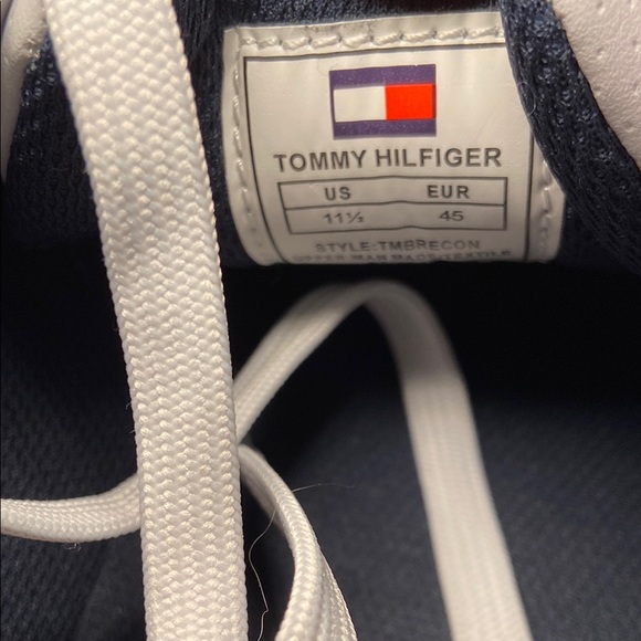 Tommy Hilfiger White Sneakers Minimalist Design - Picture 8 of 8